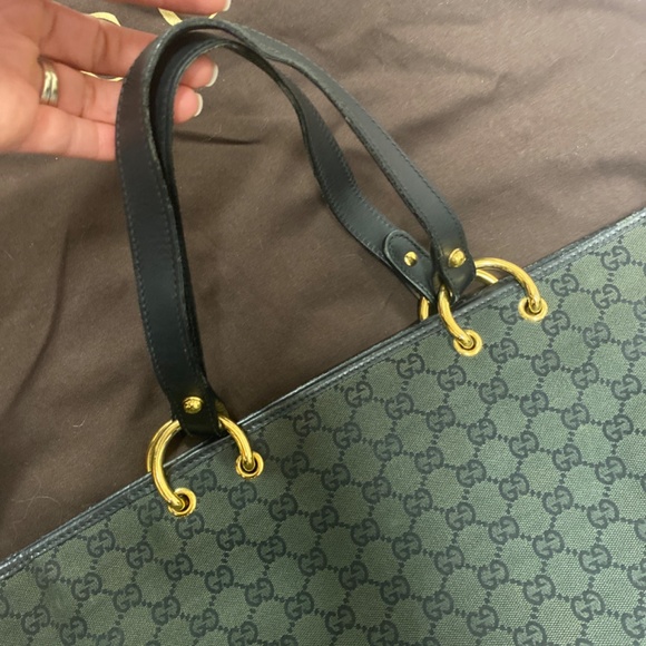 Large oversized Gucci bag with gold hardware - Picture 2 of 4